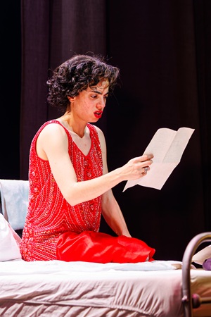 הנערה מהדואר